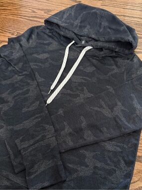 Vuori Halo Essential Hoodie - Heathered Camo